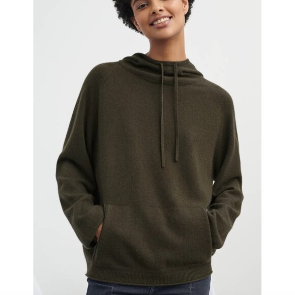 Wrap London - 100% Cashmere Hoodie with Metallic Accent, Forest Green - Picture 2 of 11